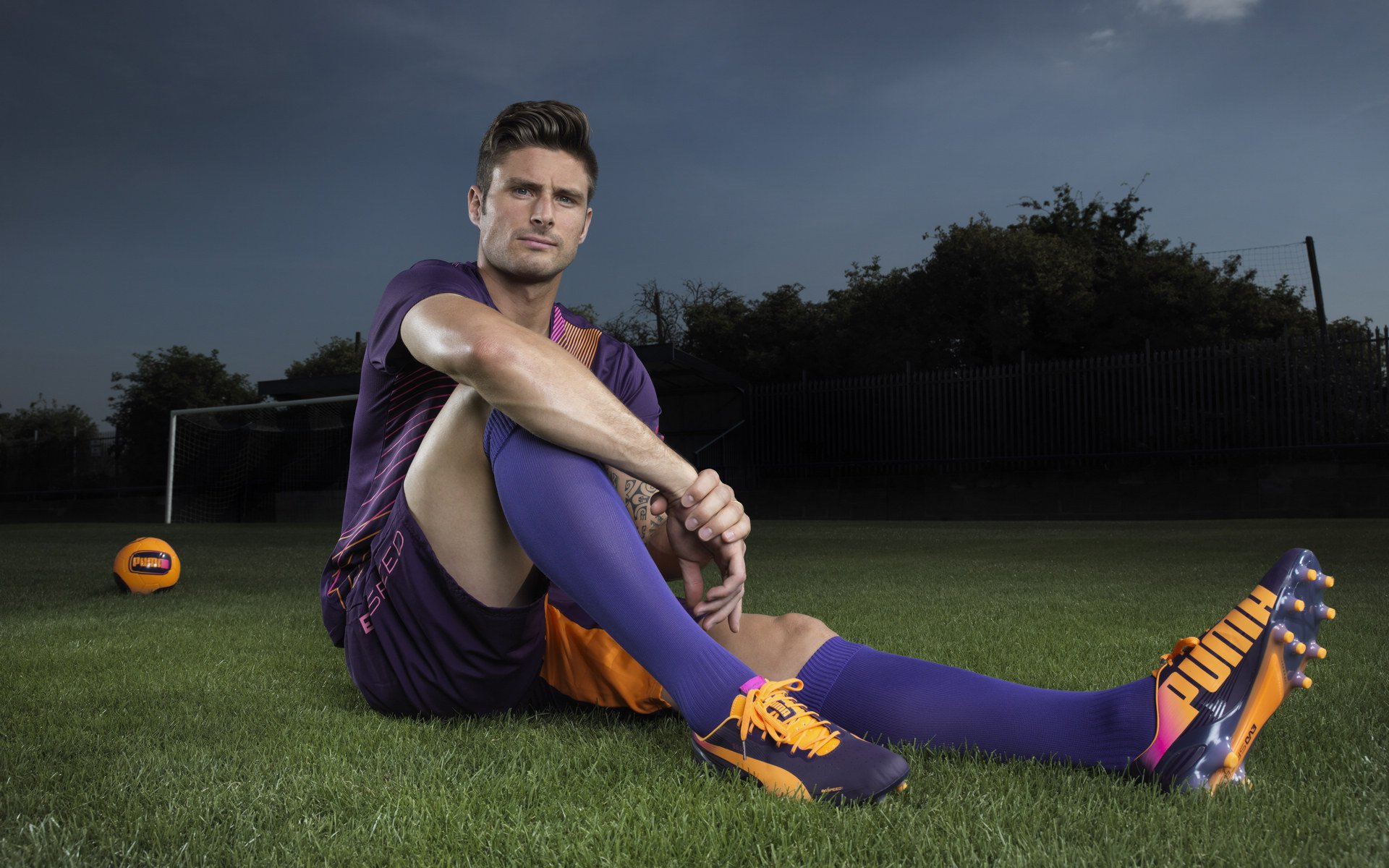 塞维利亚的碾压与迪亚斯的接管，当足球与篮球在统治力中相遇